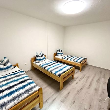Haeuschen Fuer Monteure, Autobahn Villa Bruck an der Mur Bagian luar foto